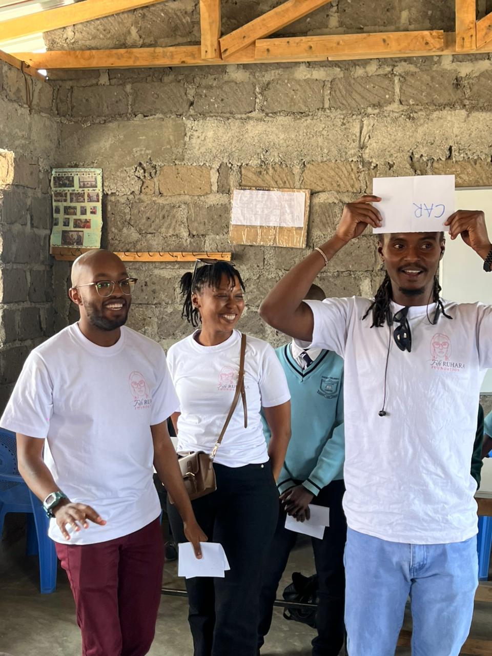 Members of the Fifi Ruhara foundation empowering children in Kibera.